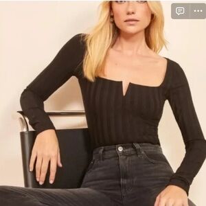Reformation Delaney knit ribbed top with V-wire [medium, black]